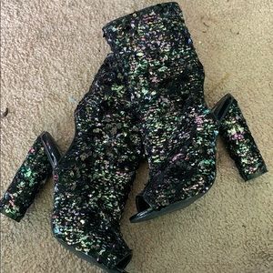 PEEP TOE SEQUINED HEELS
